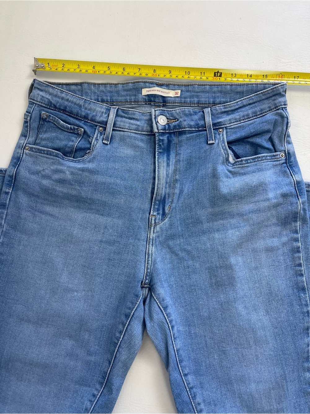 Levi’s 725 High Rise Bootcut Jeans Light Wash Stretch Women’s W32 L32 - Picture 8 of 14